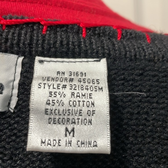 Christmas Sweater 🎄 - Picture 11 of 11